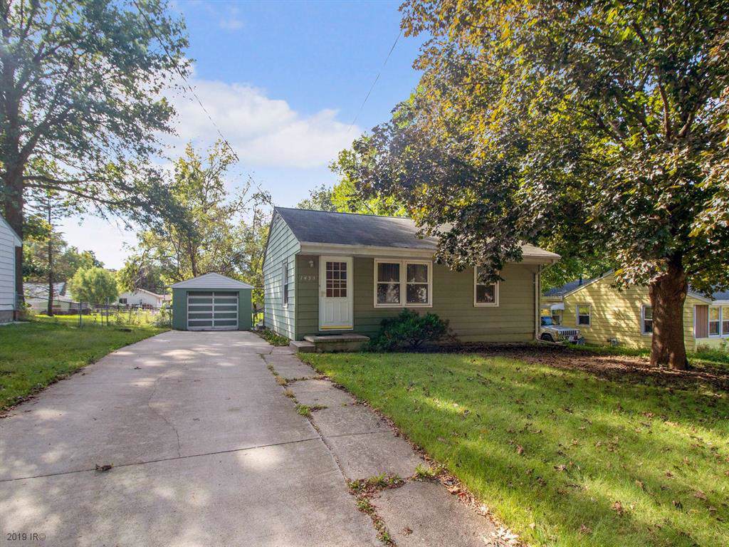 1435 Creston Avenue - Photo 1