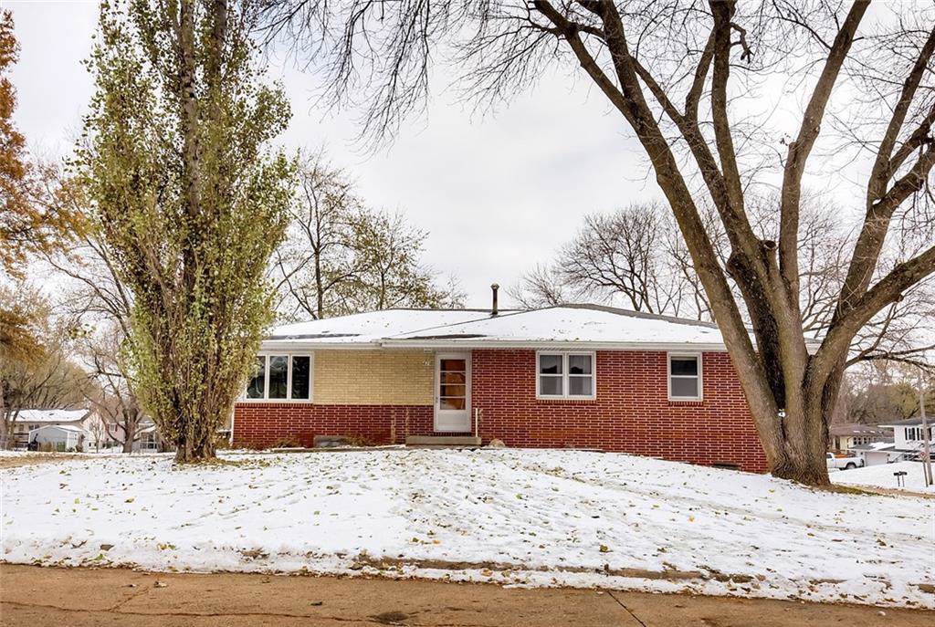 425 6th Street - Photo 1