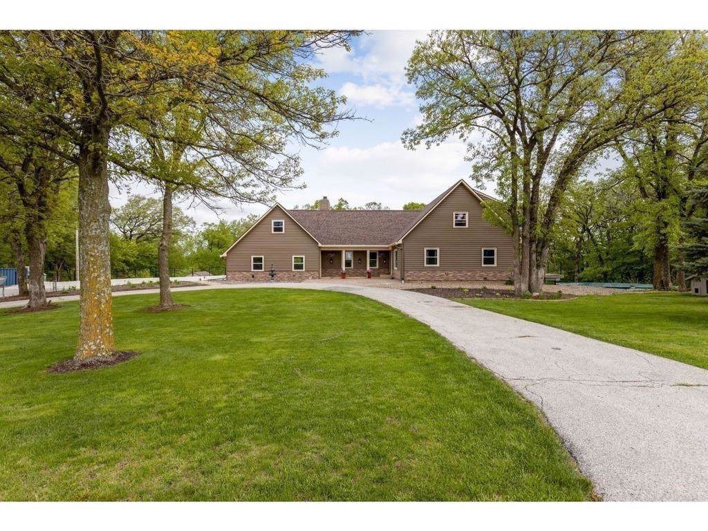 8 Woodland Drive - Photo 1