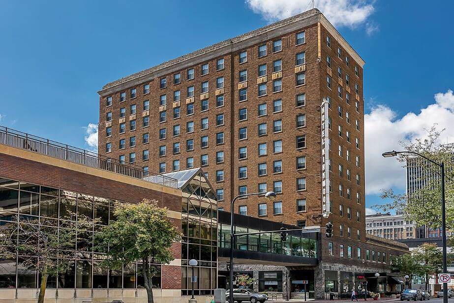 400 Walnut Street - Photo 1