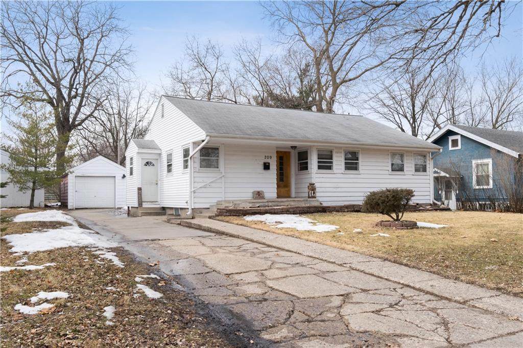 209 Howard Avenue - Photo 1