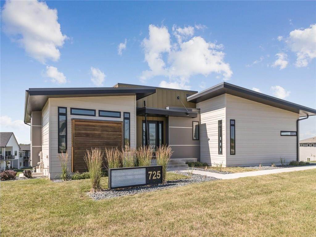 725 Indian Ridge Drive - Photo 1