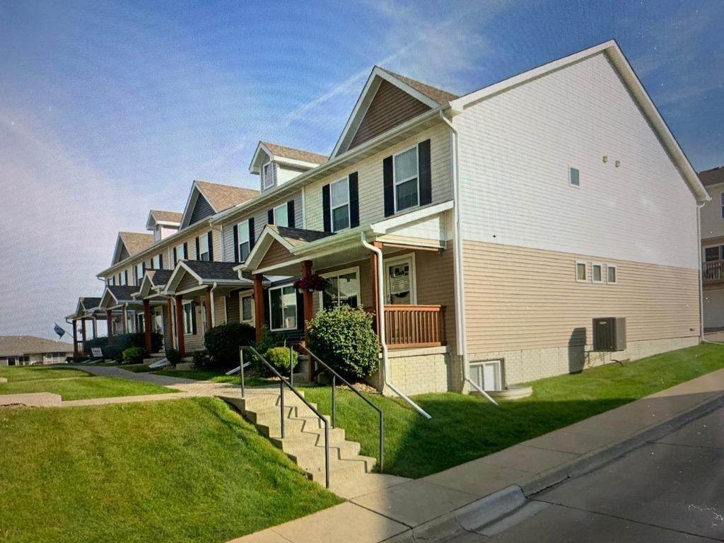 703 Laurel Place - Photo 1