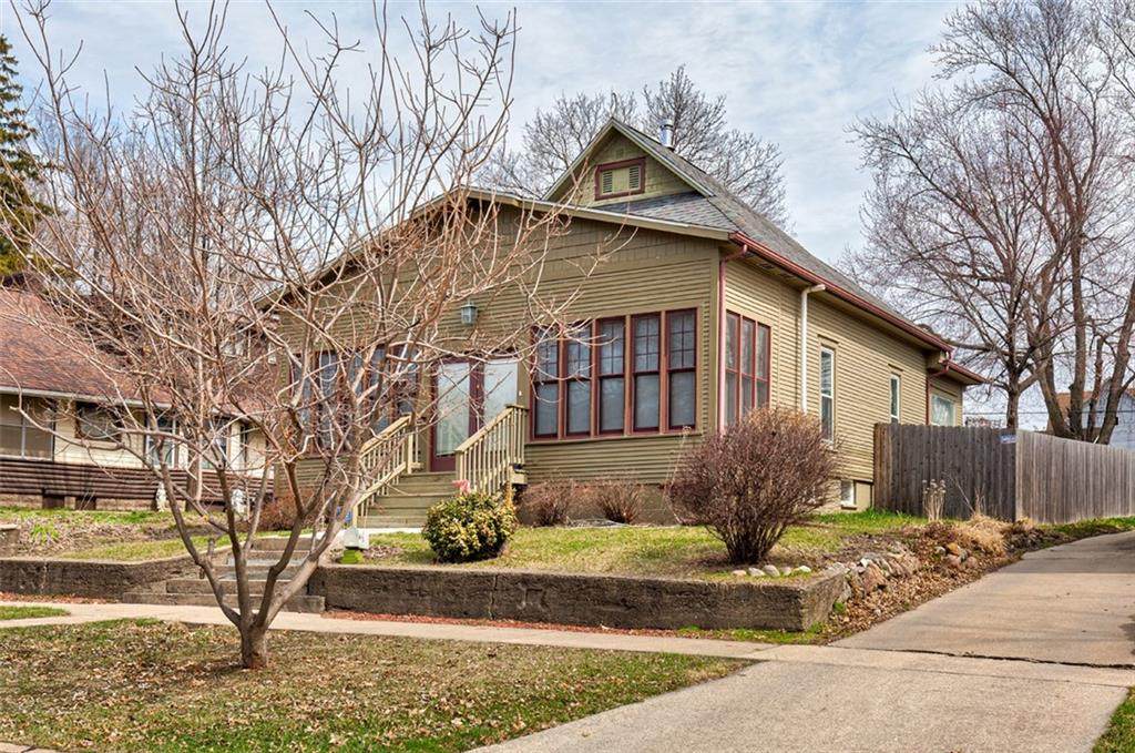 713 9th Street - Photo 1