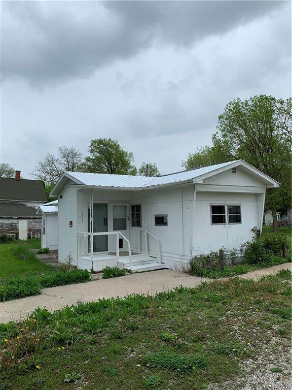 407 Missouri Avenue - Photo 1