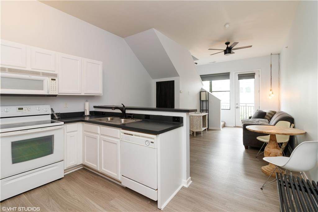 400 Locust Street - Photo 1