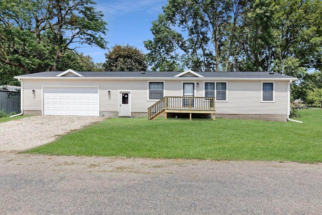 715 Walnut Street - Photo 1
