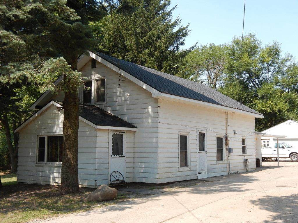4000 Hubbell Avenue - Photo 1