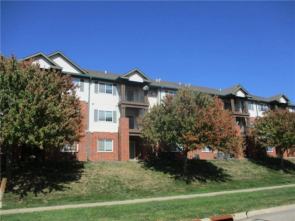 105 8th Street - Photo 1