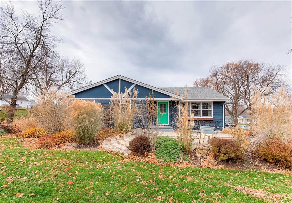 3020 62nd Street - Photo 1