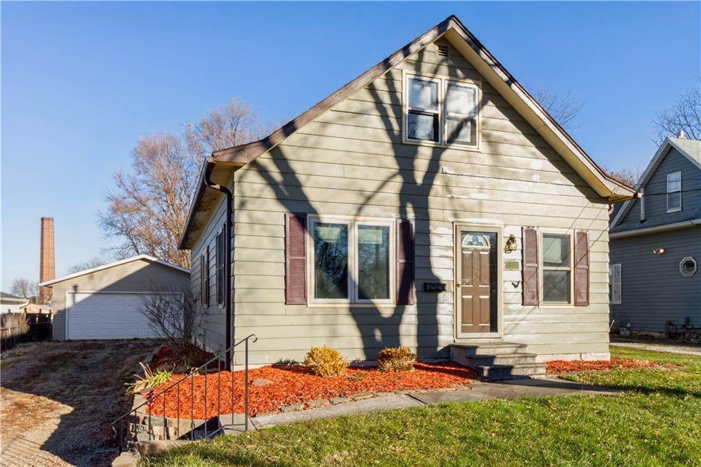 935 Creston Avenue - Photo 1