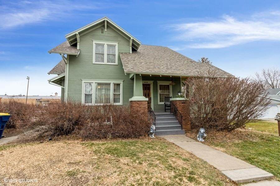 606 Independence Street - Photo 1
