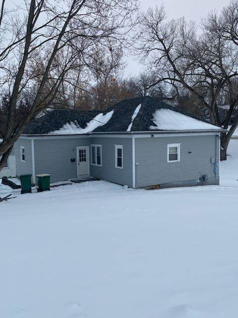 1109 Davis Avenue - Photo 1
