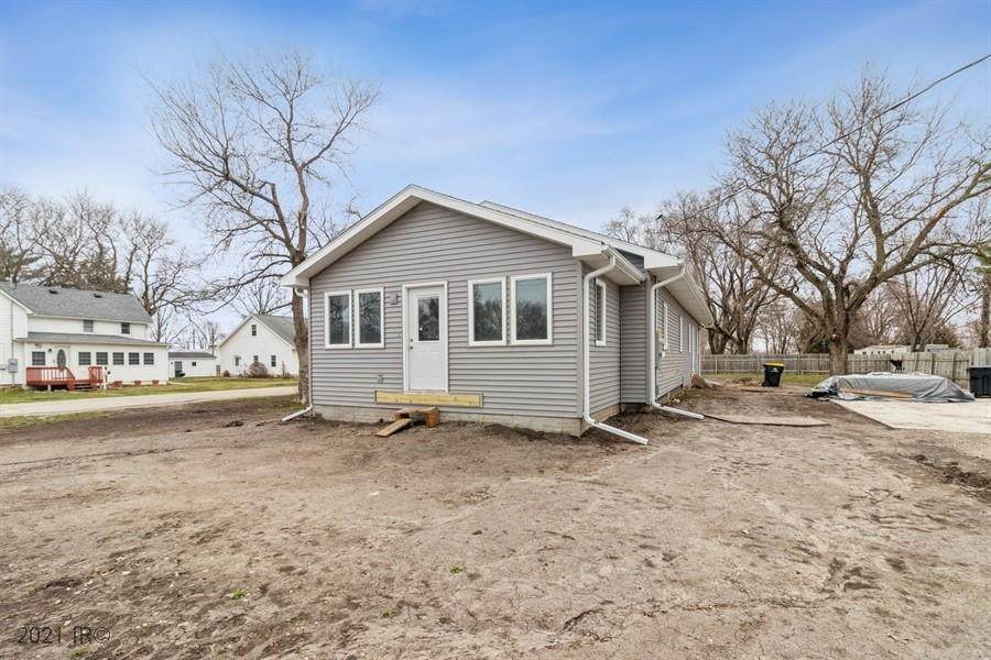 630 Pleasant Street - Photo 1