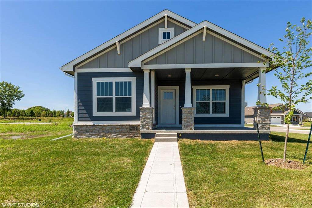 2802 Prairie Trail Parkway - Photo 1