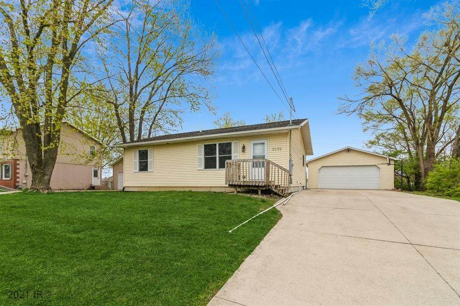 3239 Clinton Avenue - Photo 1