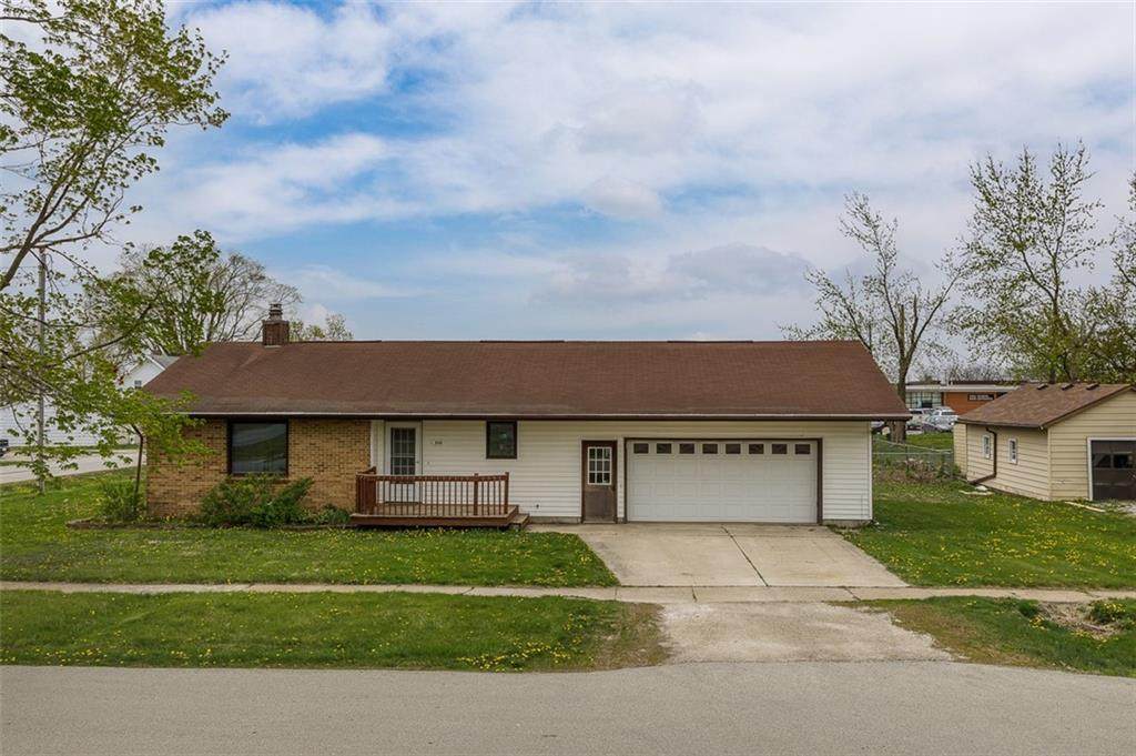 310 Maple Avenue - Photo 1