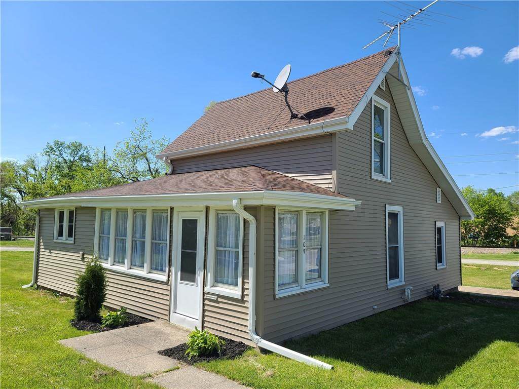 109 11th Street - Photo 1