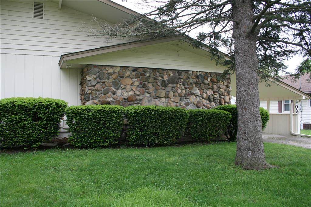 909 6th Avenue - Photo 1