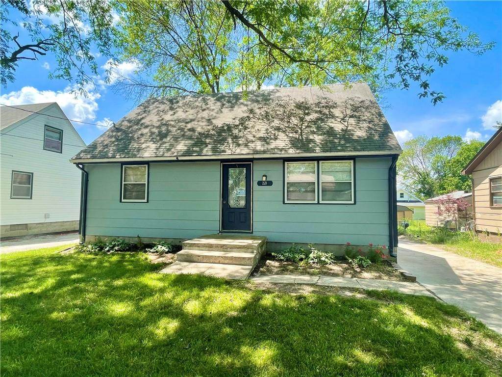 2524 39th Court - Photo 1