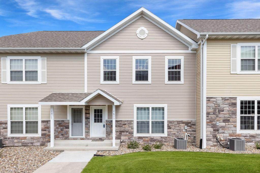 1615 White Birch Circle - Photo 1