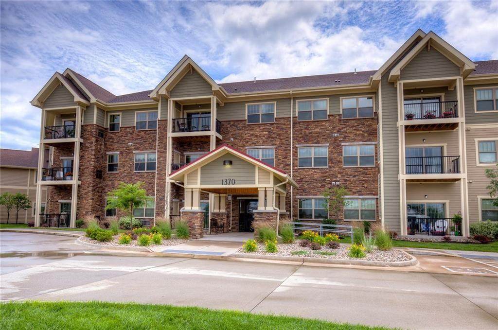 1370 Magazine Road - Photo 1