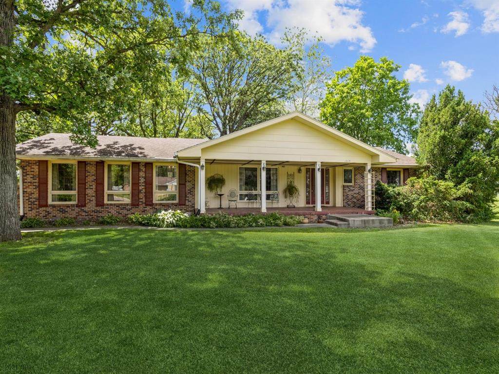 1213 E Street - Photo 1