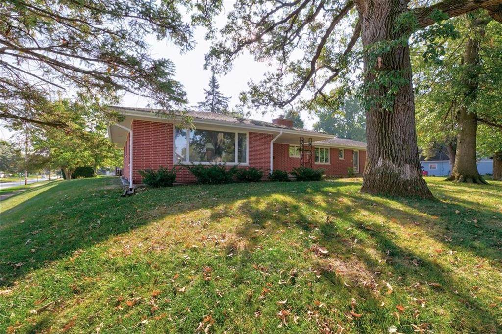10 Oak Park Avenue - Photo 1