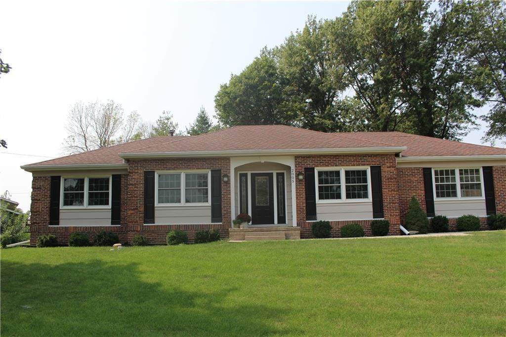 2005 Country Club Drive - Photo 1