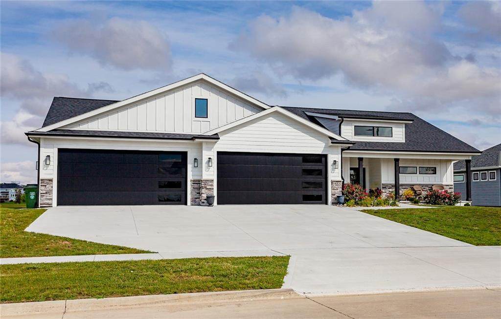 1633 Crestwood Drive - Photo 1