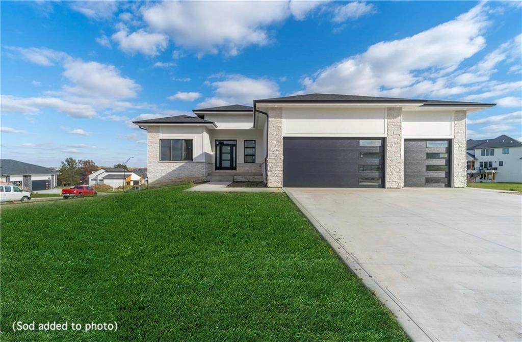 2595 Sunflower Drive - Photo 1