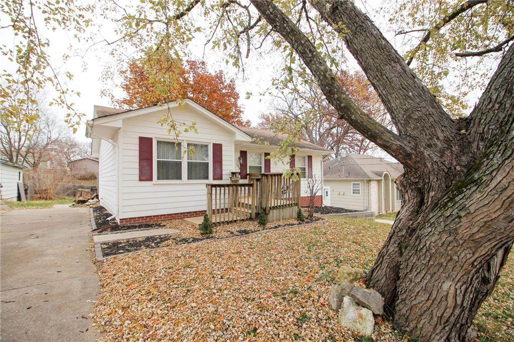 109 Loomis Avenue - Photo 1