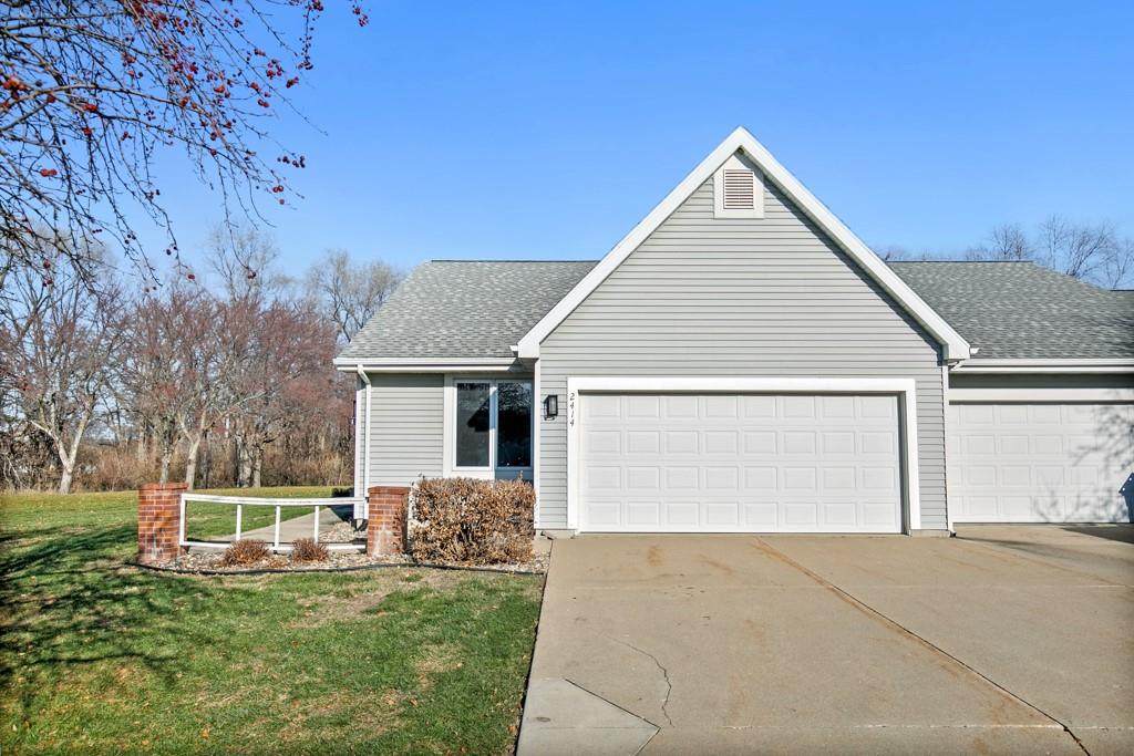2414 Parkview Place - Photo 1