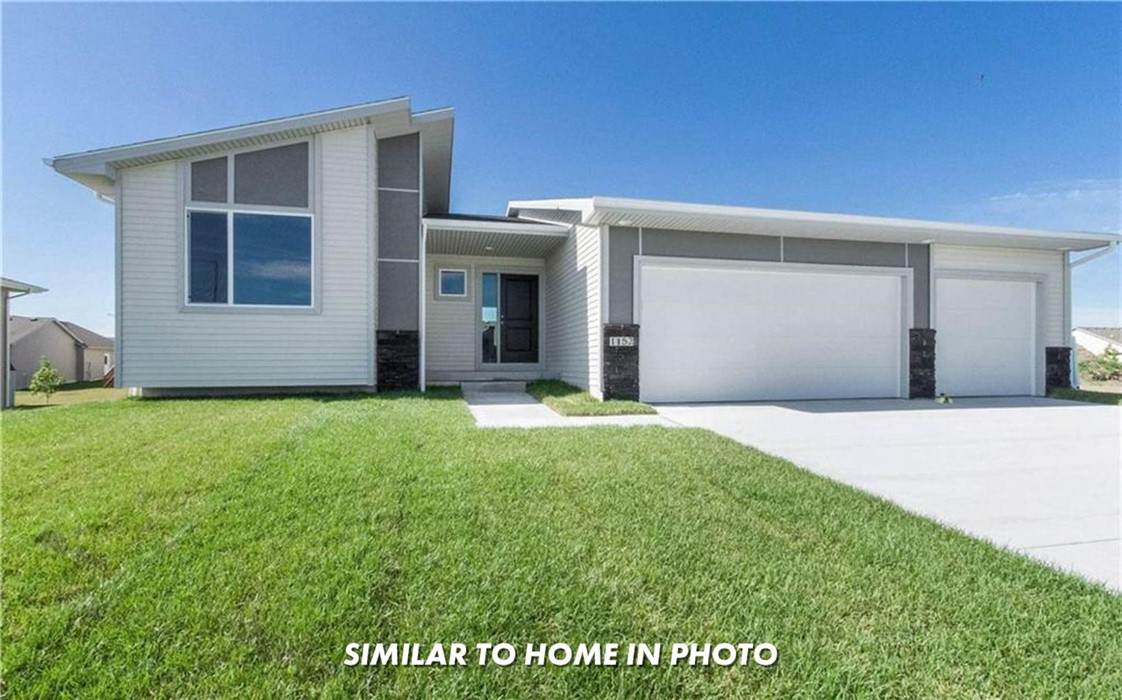 300 Creekside Drive - Photo 1