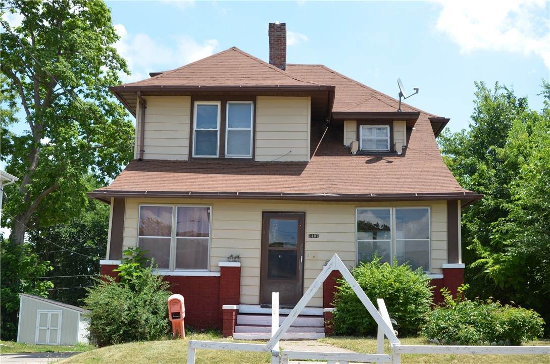 1407 8th Street - Photo 1
