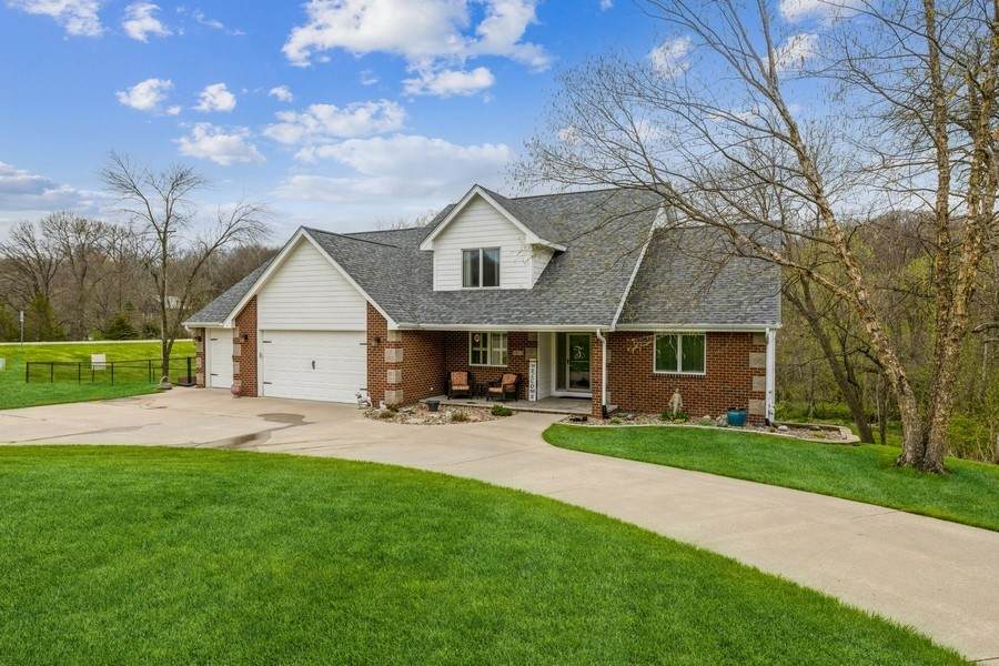 2512 Timberland Hills Drive - Photo 1