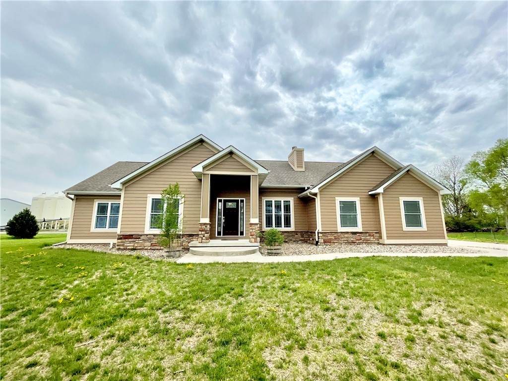 210 Railway Avenue - Photo 1