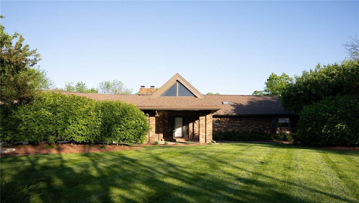 3601 Golfview Circle - Photo 1
