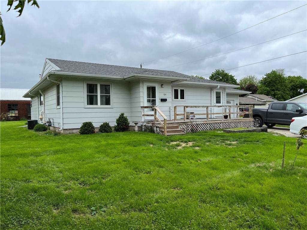 104 Ne 3rd Street - Photo 1