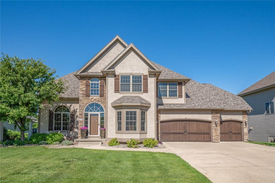 1722 Driftwood Drive - Photo 1