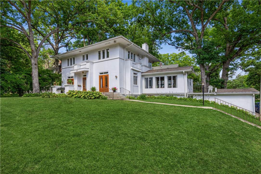 305 42nd Street - Photo 1