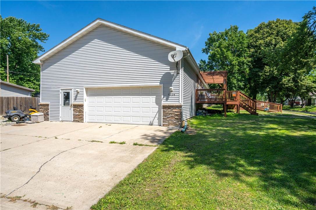 1224 Dewey Avenue - Photo 1