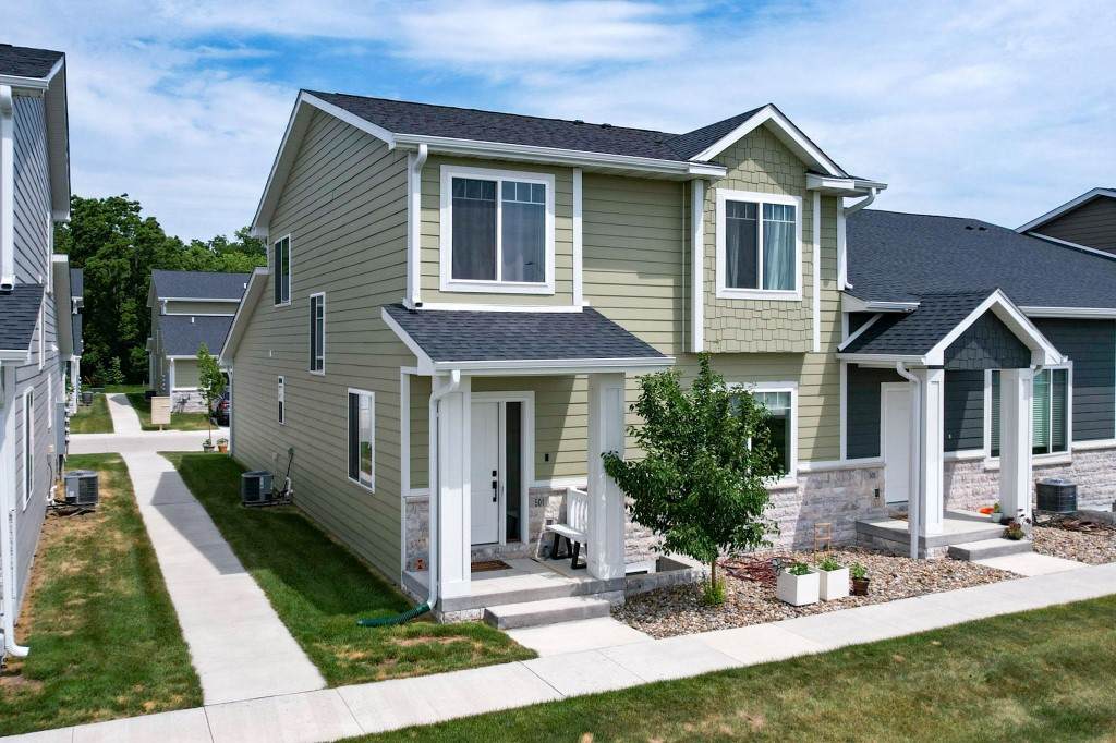 501 10th Street - Photo 1