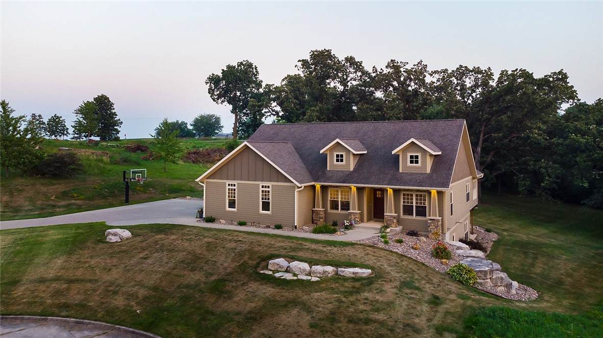 583 Oak Hills Circle - Photo 1
