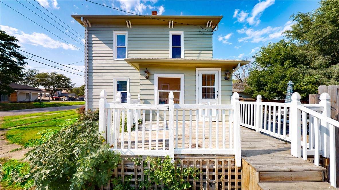 207 Park Street - Photo 1