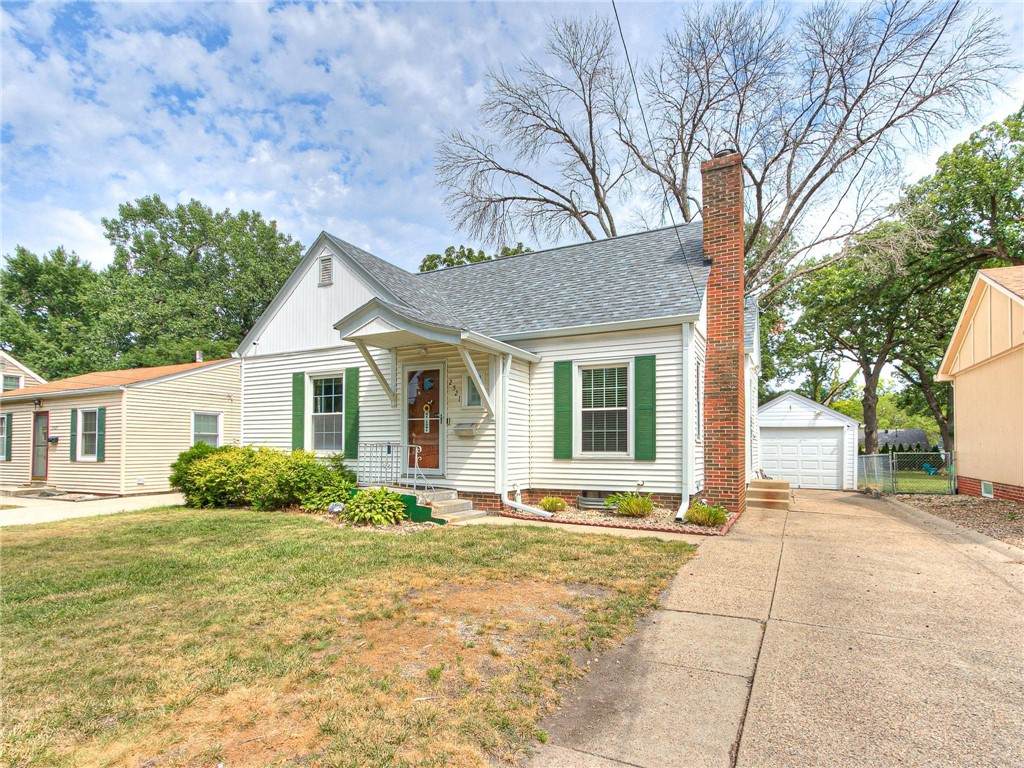 2521 34th Street - Photo 1