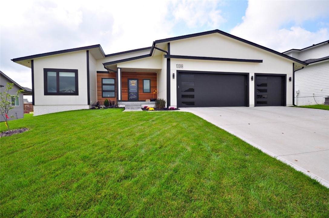 10088 Queensland Road - Photo 1