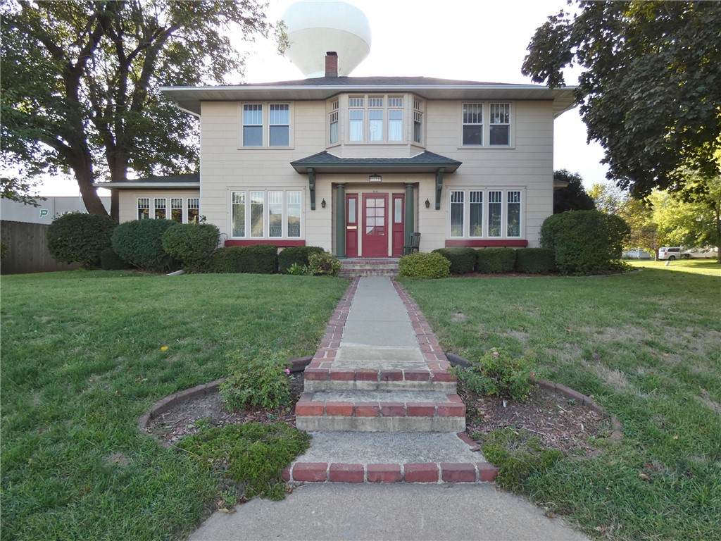 1121 Main Street - Photo 1