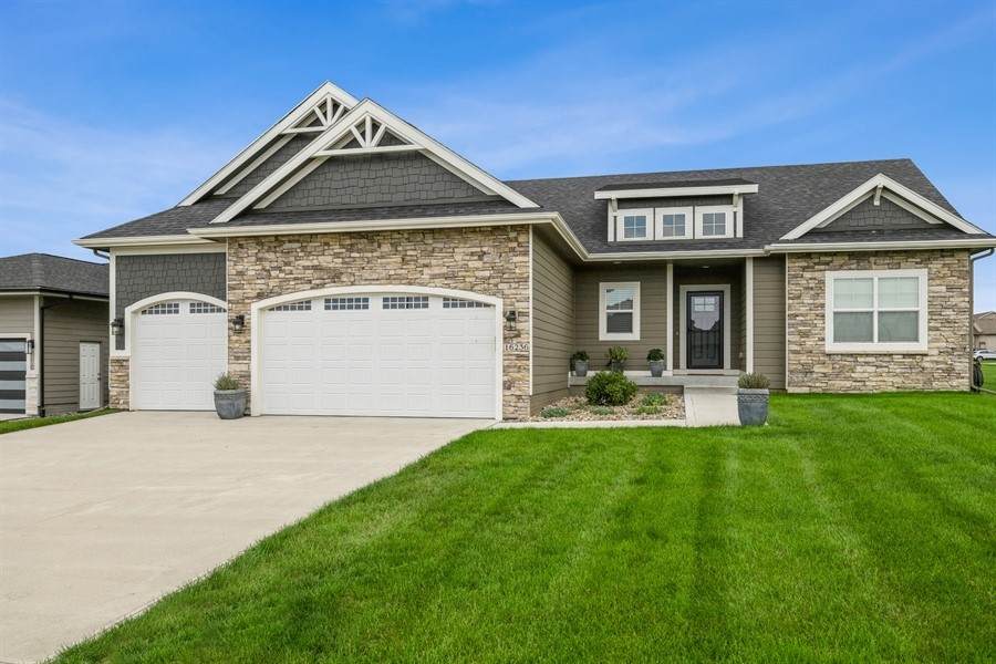 16236 Goldenrod Drive - Photo 1