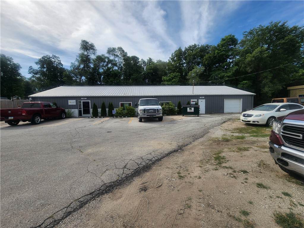 4415 Hubbell Avenue - Photo 1